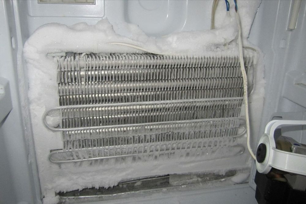 Почему в холодильнике Indesit не работает холодильная камера 