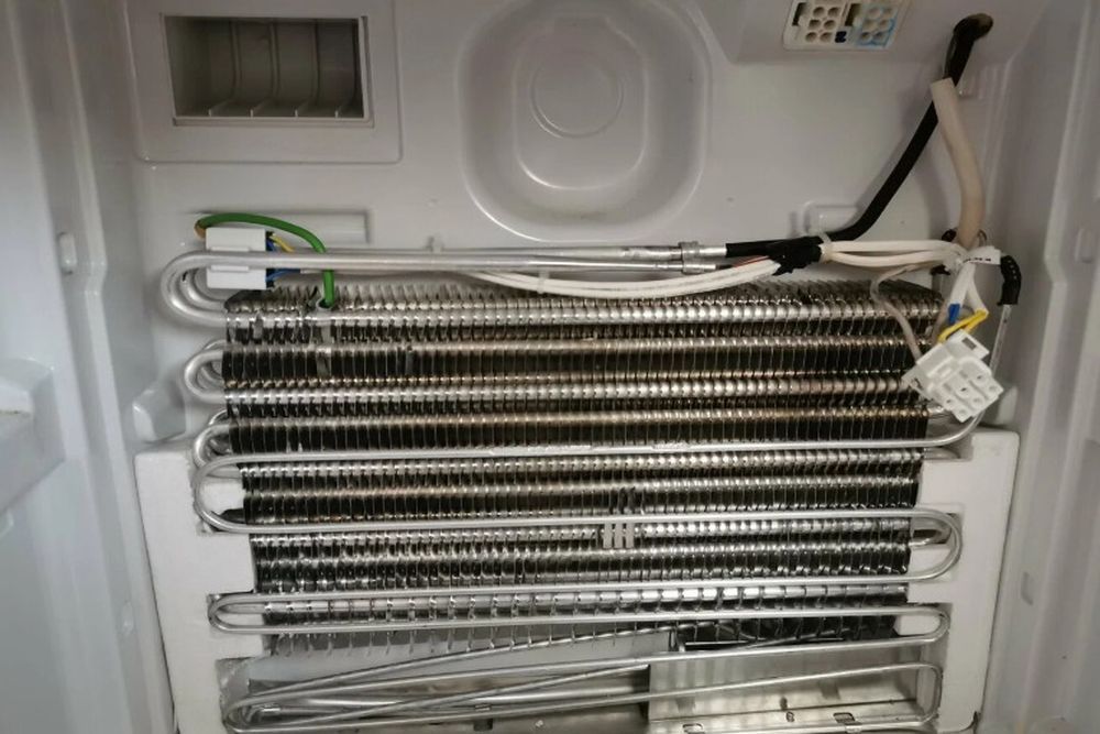 Почему в холодильнике Indesit не работает оттайка
