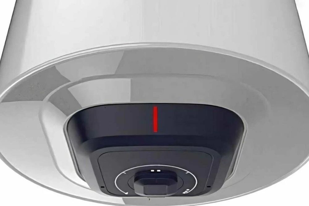 Водонагреватель Ariston протекает снизу: возможные причины